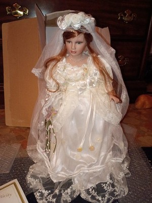 Mint HERITAGE SIGNATURE COLLECTION PORCELAIN DOLL ''Bree''  Wedding'' Doll #20995