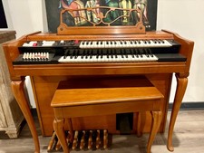 Vintage Wurlitzer Electric Organ with bench