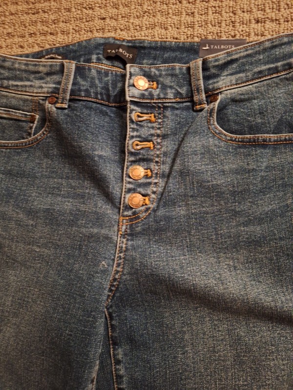 Talbots Everday relaxed button fly  jeans  size 6