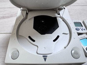 Sega Dreamcast HKT-3030 Console With 2 Controllers And 3 VMUs