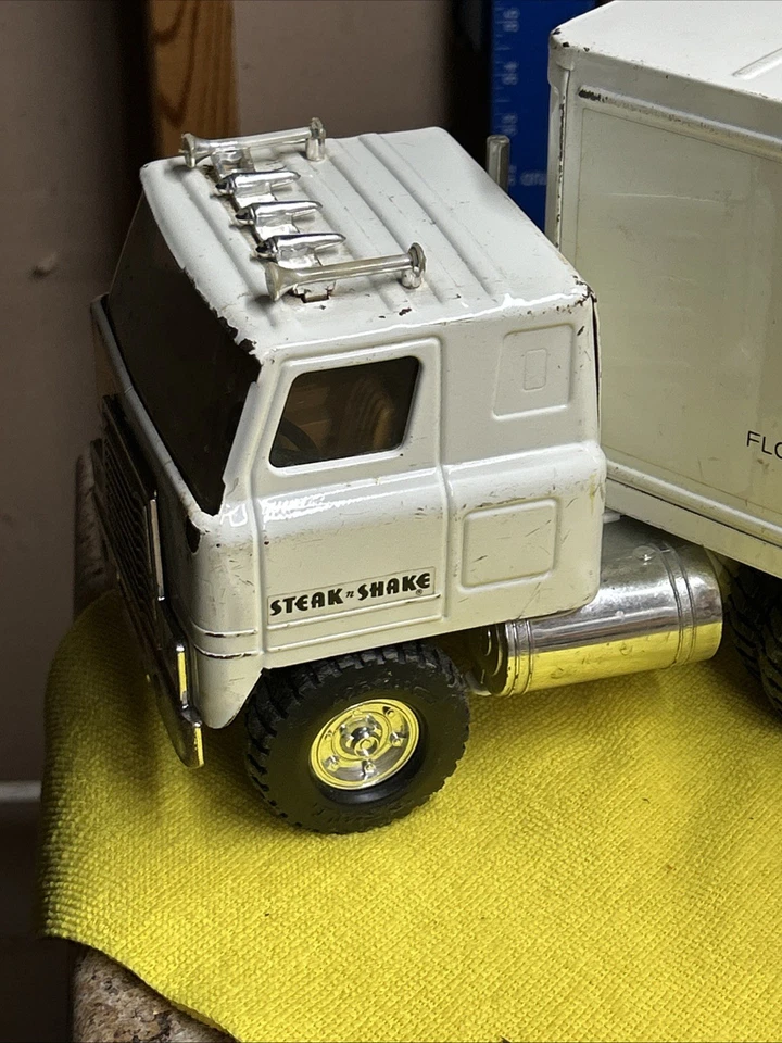 Ertl Vintage Steak N Shake Collectible Truck Nice! 🔥🔥 - Image 2 of 4