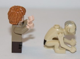 2 Lego Minifigures from The Lord of the Rings set #9470 Shelob Attacks