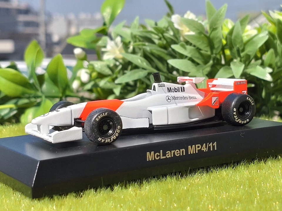 McLaren Mercedes Benz / MP4/11 / 1996 NO 7 M.HAKKINEN / 1/64 / Kyosho - Изображение 3 из 4