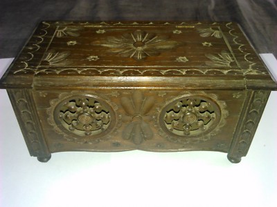 Maie Bretonne Ancienne Pour Poupée – Estampillée J. Gourret Quimper – Collection