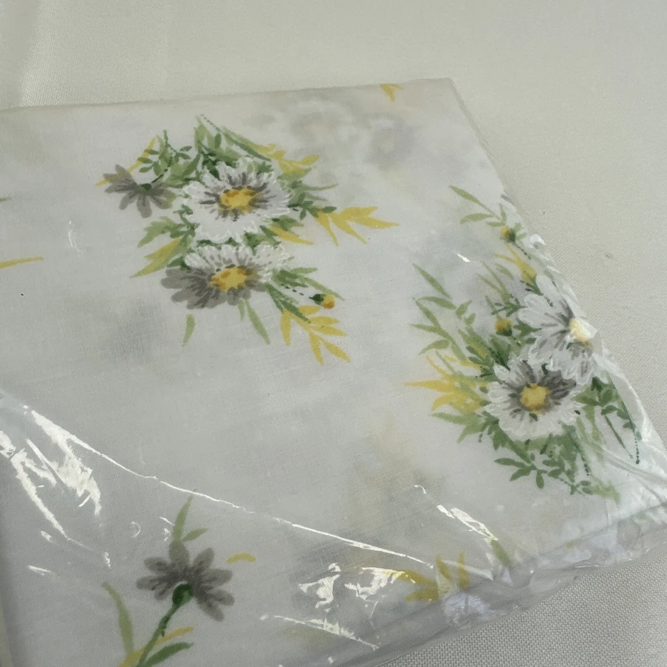 VINTAGE SEARS ROEBUCK SWEET DAISIES YELLOW GREEN FLORAL 2 STANDARD PILLOWCASES - Image 3 of 4