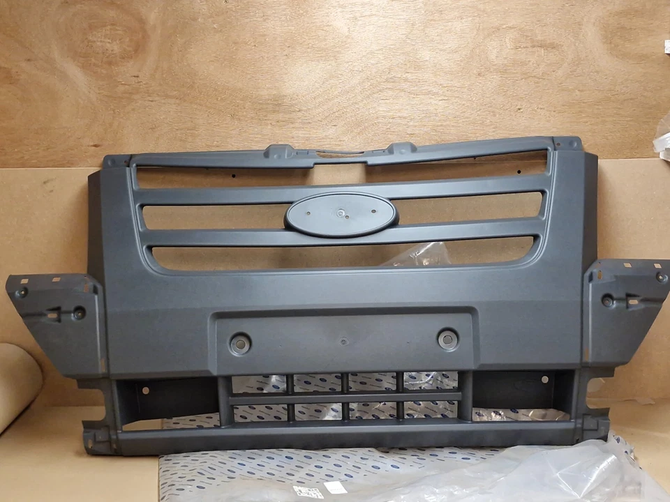 Ford Transit Mk7 Radiator Grille And Front Bumper Cover 1709130 Genuine NEW - Image 2 of 4