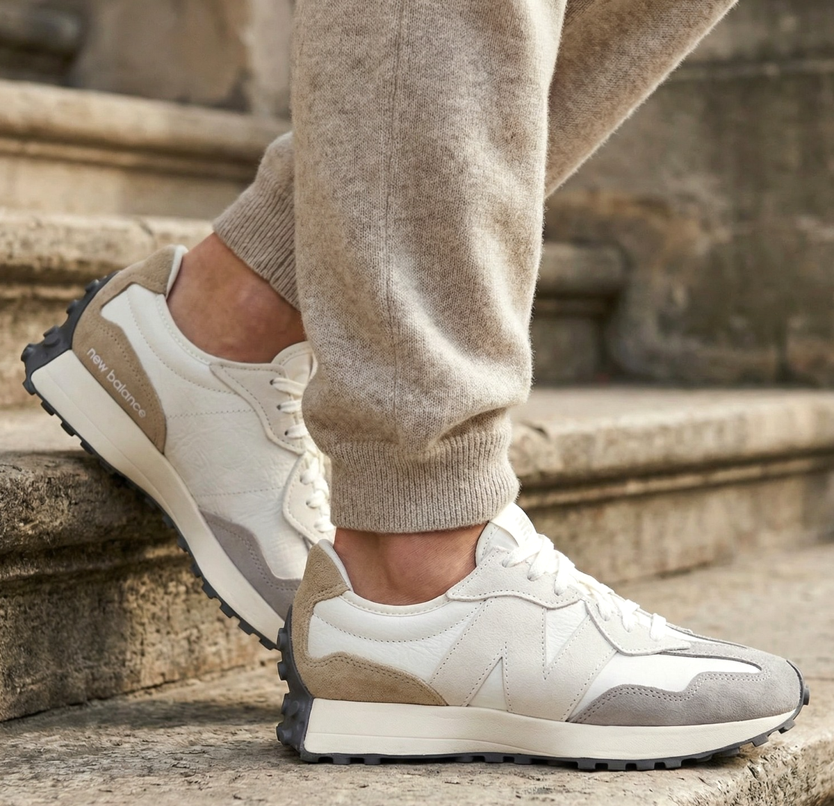 New Balance 327 Leather Unisex Women 7.5 /Men 6 Sneakers Shoes
