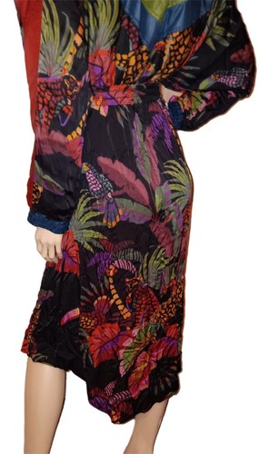 Farm Rio mehrfarbiges Pulloverkleid mit mittlerem Frontreißverschluss Gr. Klein - Bild 4 von 9