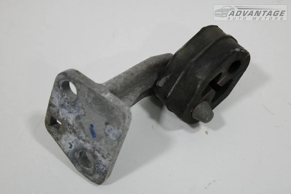 Chrysler Pacifica 2017-2025 suspensión aislante de escape trasero con soporte montaje OEM Foto 3 de 4