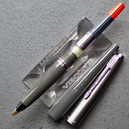 Serviced PARKER 45 Fountain Pen•Dove Gray•Piston Converter•GT•14K GP X Nib - Picture 3 of 7