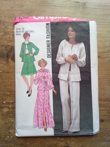 7132 Rockbluse mit Knopfleiste Größe 16 ungeschnitten Vintage Einfachheit Schnittmuster