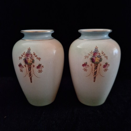 Beautiful Matching Pair Antique Crown Devon SF & Co Vases "Erin" - Picture 3 of 7