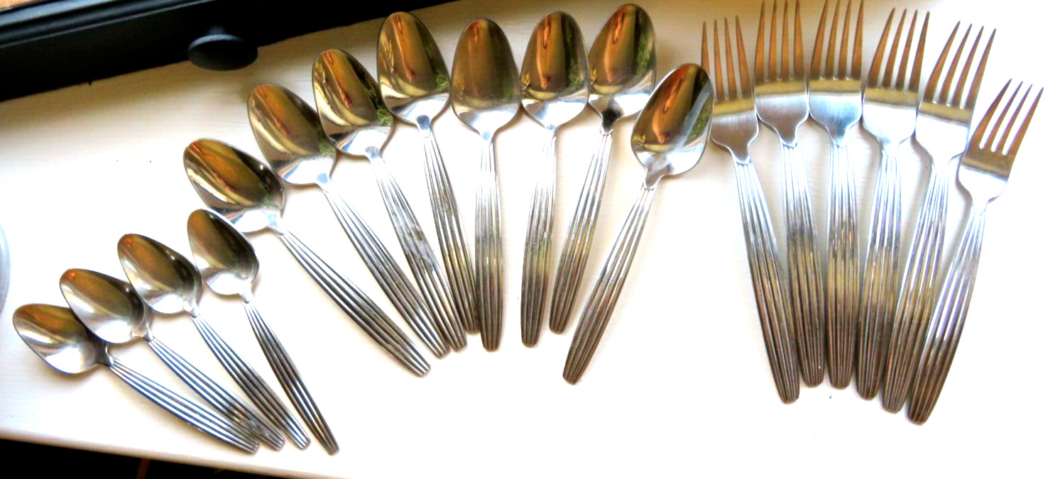 18 pcs Oneida 18/10 MALIBU Ribbed Forks Soup spoons Teaspoons Stainless Flatware
