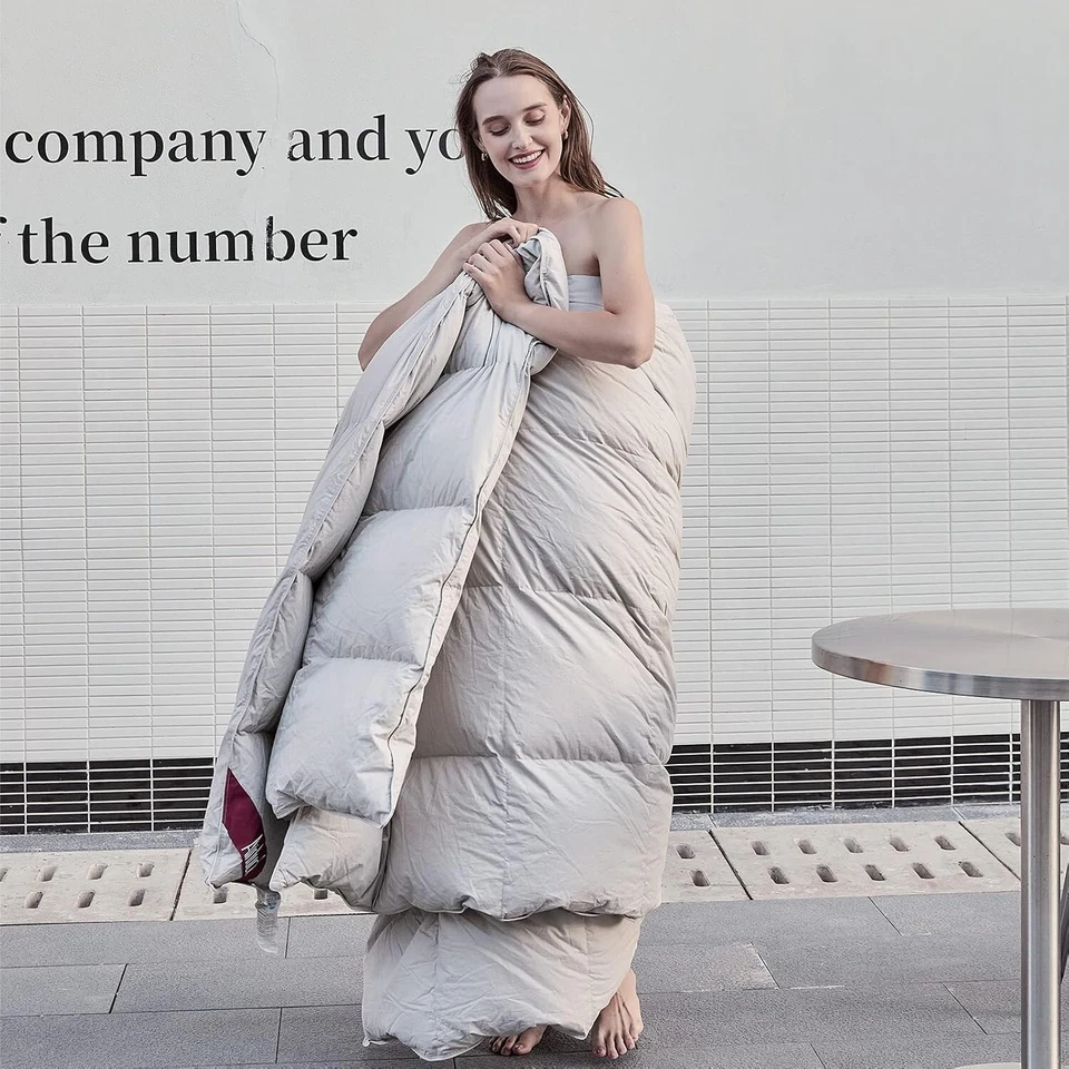 Edredón de plumas de pato Airluck para todas las estaciones con lengüetas en las esquinas Foto 2 de 4