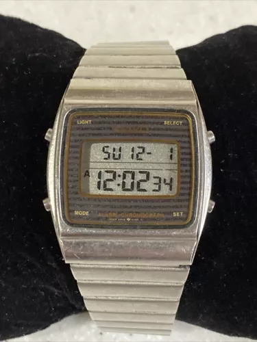 Men's JAPAN Vintage 1985 DIGITAL Watch SEIKO A904-5100. Alarm. Chronograph