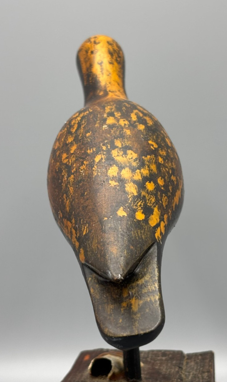 SHOREBIRD DECOY WITH SPLIT TAIL CARVING