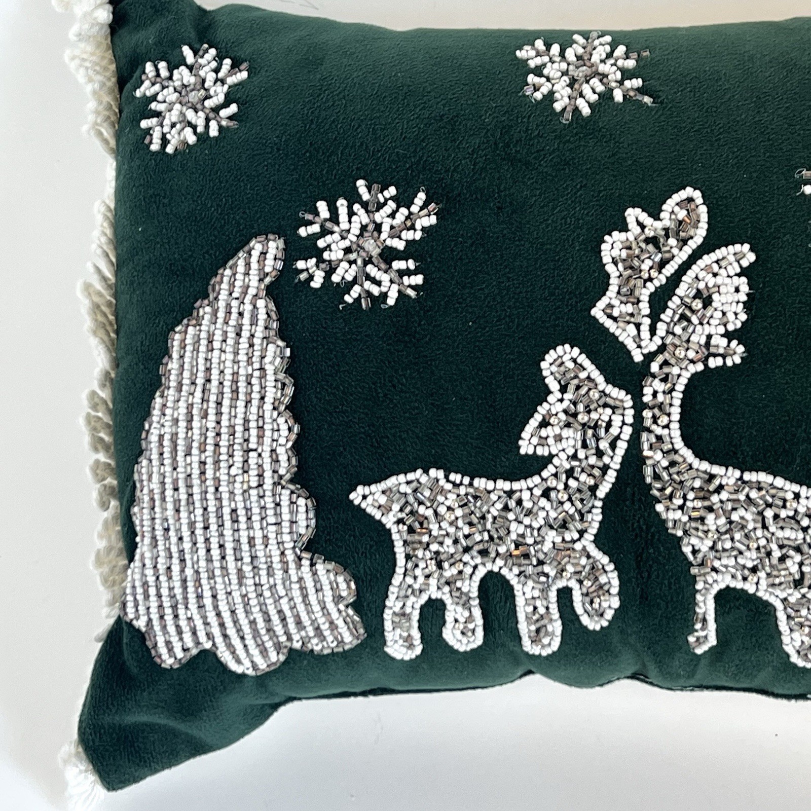 Bella Lux Green Beaded White Silver Reindeer Christmas Pillow Decor 10x14