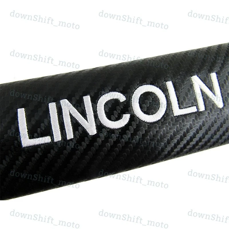 Juego de almohadillas para el hombro LINCOLN negras con aspecto de fibra de carbono bordadas para cinturón de seguridad Foto 3 de 4