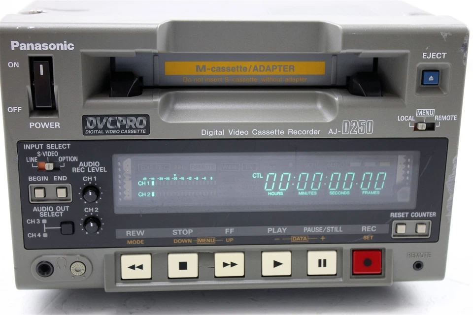Grabadora de casete de video digital profesional Panasonic AJ-D250P DVCPRO Foto 4 de 4