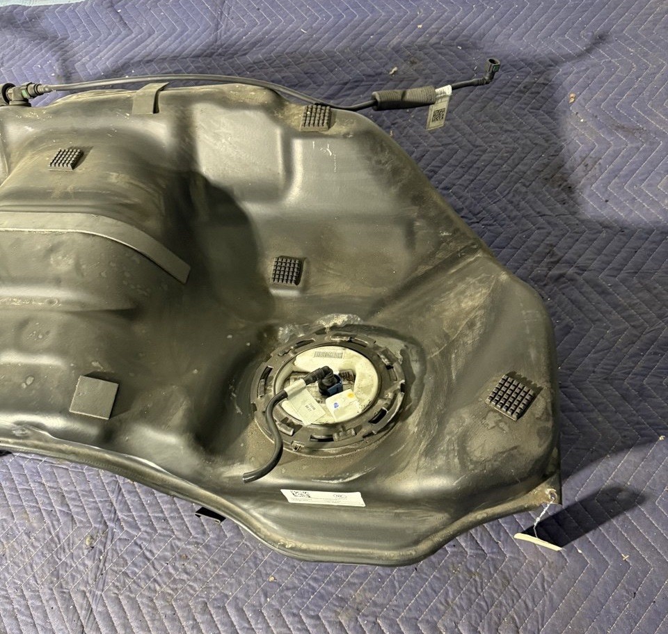 Maserati Ghibli 2014-2017 Fuel tank P/N 670035006
