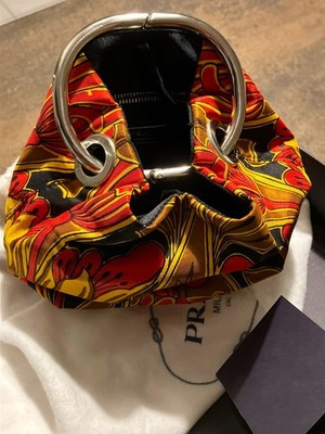 MINI TASCHE PRADA RE EDITION FARBE ROT MIT GARANTIEZERTIFIKAT - NIE BENUTZT