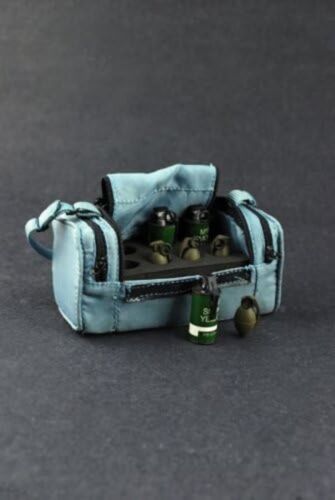 Movie Masterpiece The Dark Knight 1/6 Scale Figure Joker Bank Robber - Picture 8 of 8