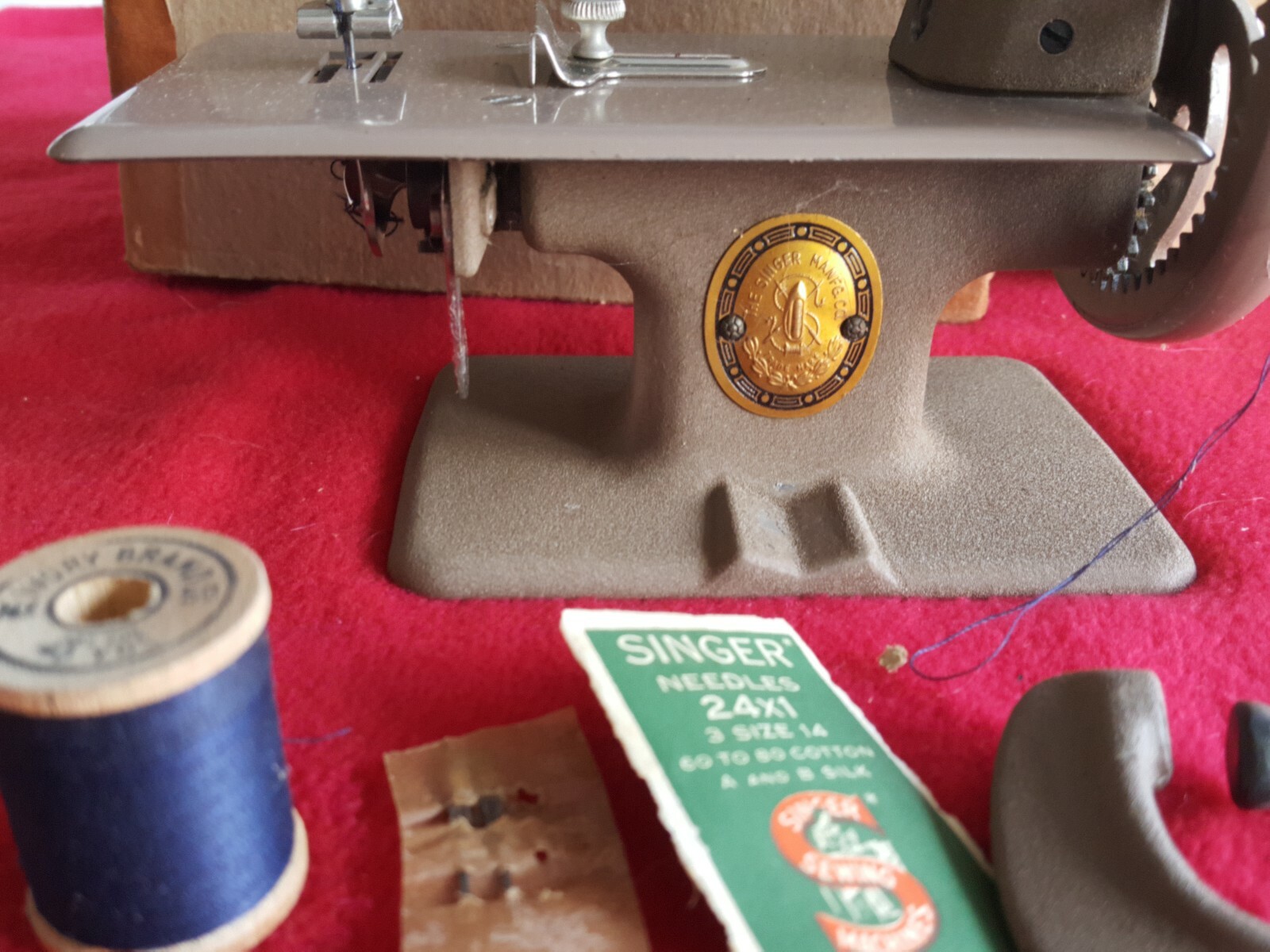 Vintage Singer Mini Sewing Machine Hand Crank Child's Miniature With C