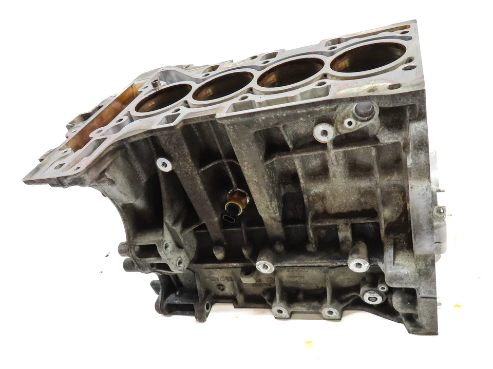 BMW 320i (F30) 2012-2018 2,0 L motor turbo bloque de cilindros (desnudo) Foto 2 de 4