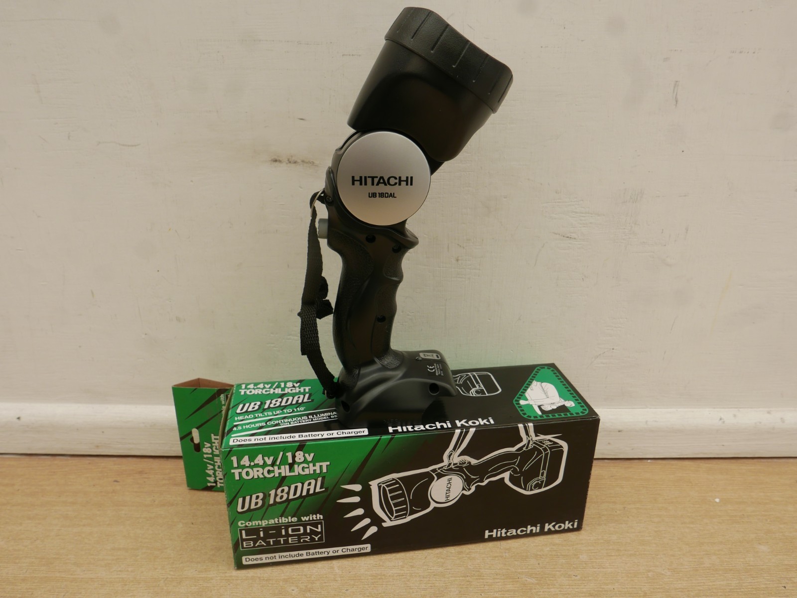 hitachi ub18dal 14.4v or  18v area worklight torch