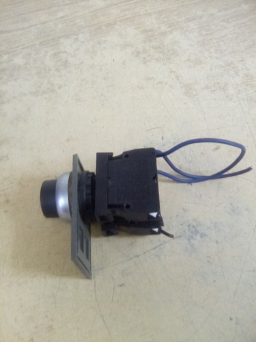 Moeller Key Selector Switch "NO KEY" W/(2) M22-CK10 Contact Blocks - 第 3/5 張圖片