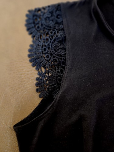 Black Sleeveless Top. Crochet Trim. NWT. XL. Juniors. Cute. - 第 5/6 張圖片