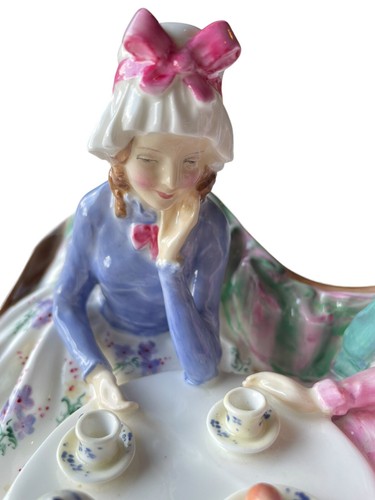 Vintage Retired Royal Doulton “Afternoon Tea" HN 1747 Pretty & Mint Condition - Picture 3 of 24