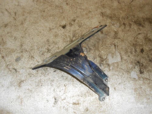 Halter Halteblech Kotflügel VW Touran Bj.2003-2006 vorn rechts