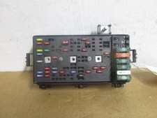 03 Saturn L200 Engine Fuse Box Relay Junction Block Panel 2003 22683428
