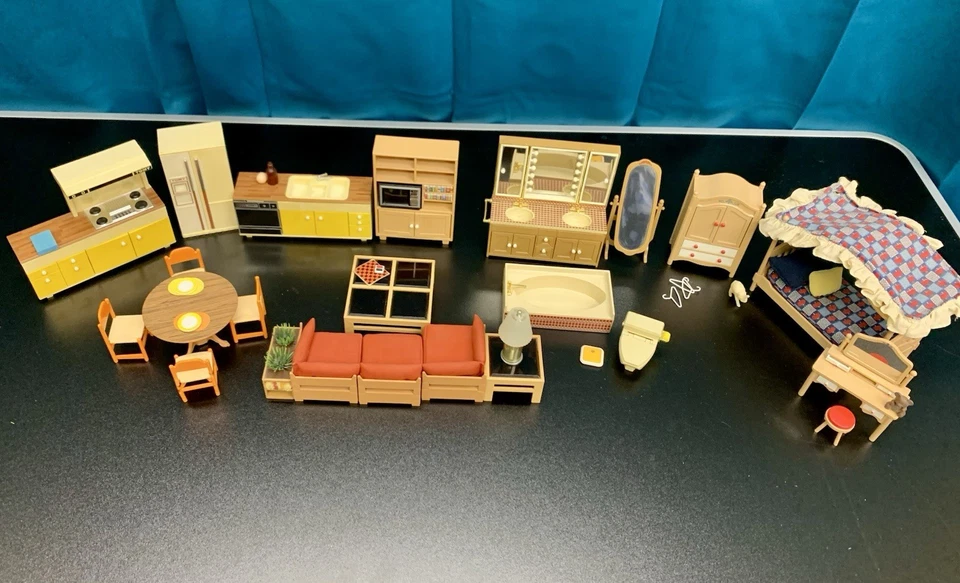 Vintage TOMY Smaller Homes Dollhouse Furniture Lot Mint 50+ Pieces - Image 4 of 4