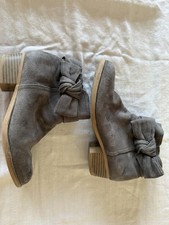 PLACE Girls Gray Bow Ankle Bootie Zip Closure Round Toe Block Heel Size 2