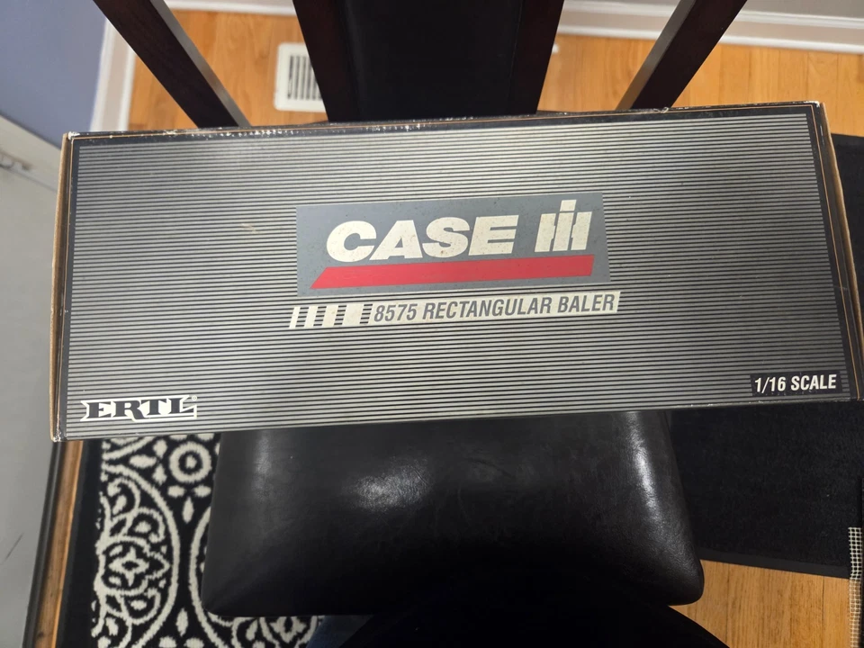 Ertl Case 8575 Rectangular Baler W/Bale - NIB! 1/16 Toy #4763 - Image 2 of 4