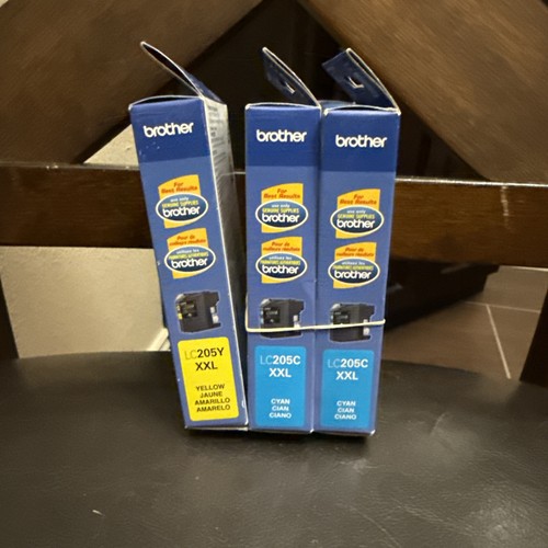 3PK GENUINE Brother (2) LC205C, (1) LC205Y Color Ink 2018 & 2019 - 第 4/7 張圖片