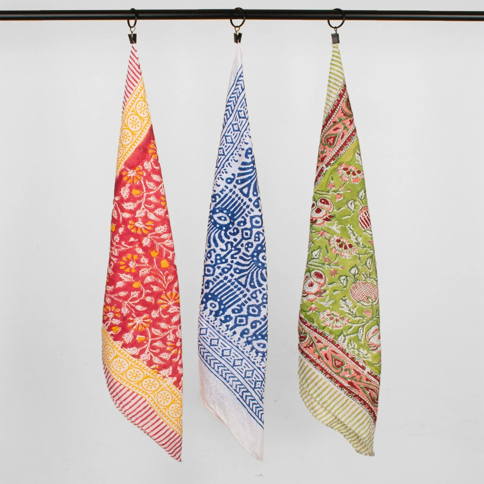 Set Of 3 Unique Designs Multicolor Cotton Bandanas Soft Face Neck Kerchief Wraps
Opens in a new wind