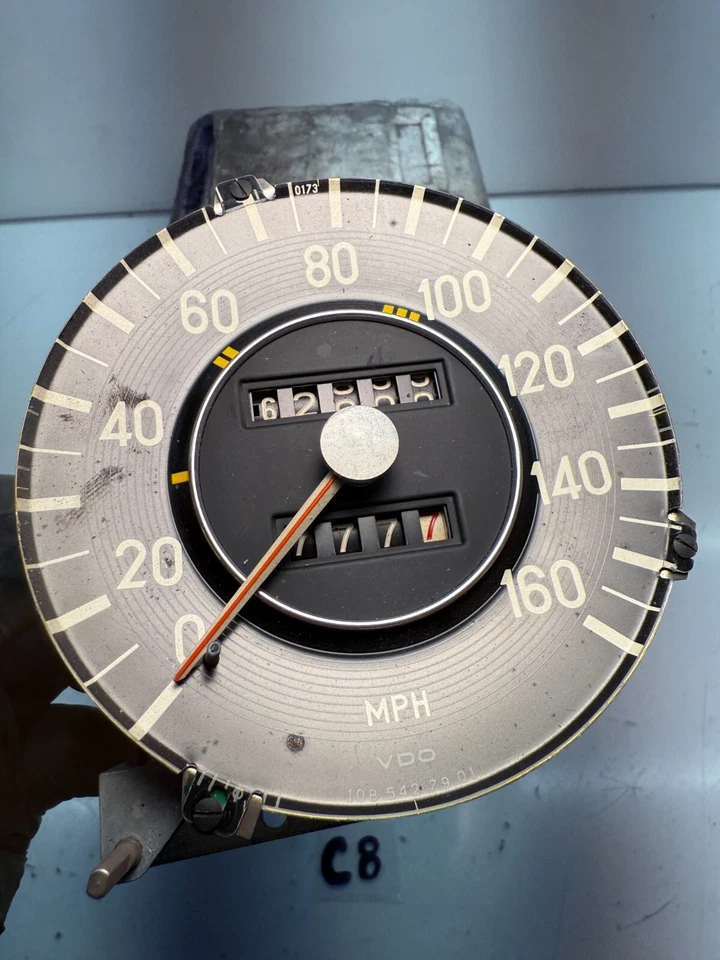 Приборная панель Mercedes Benz VDO W108/1972 280SE Speedo 1085427901 - Изображение 2 из 4