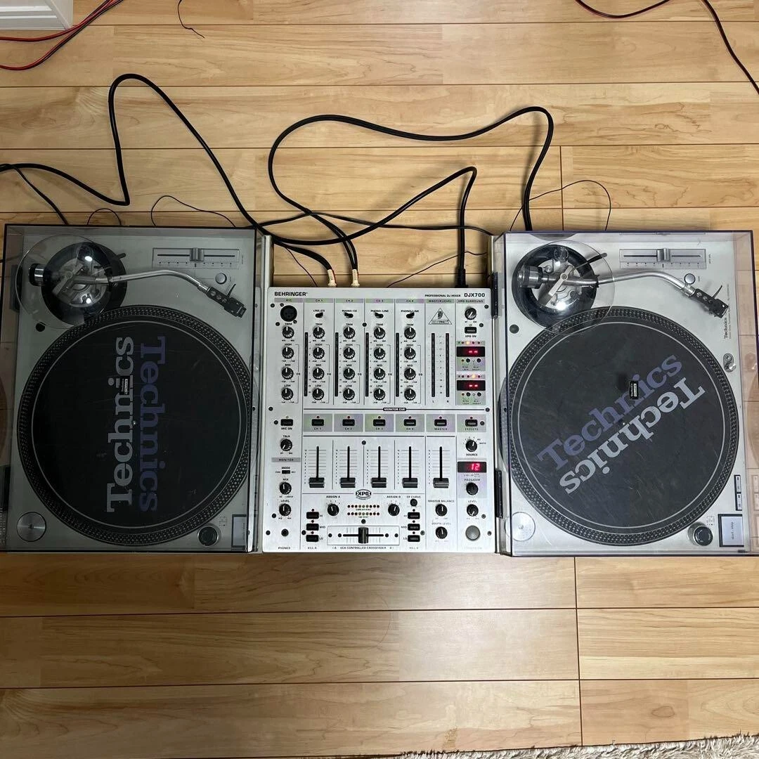 Technics SL-1200MK3DK 2 units BEHRINGER DJX700 4CH mixer 1 unit
