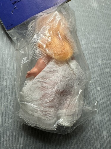vintage SWEET THINGS 1960s Wedding Bells Bride DOLL / NEW - Picture 8 of 8