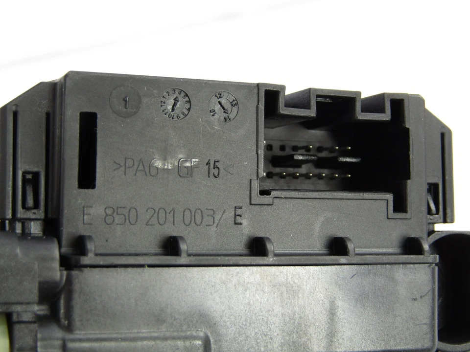 Motor Volkswagen VW Beetle 2 portas janela dianteira esquerda 2013-2015 6RO-959-801-BE FABRICANTE DE EQUIPAMENTO ORIGINAL - Imagem 2 de 4