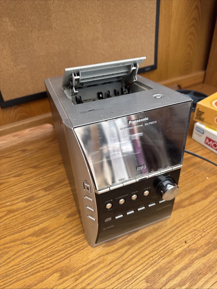 Panasonic SA-PM31 Bi-Amp Stereo System and Speakers, 5 CD Changer  FOR-PARTS - Image 2 of 4