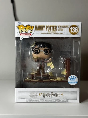 Funko Pop! Deluxe: Harry Potter with Hogwarts Letters - Funko (Exclusive) #136