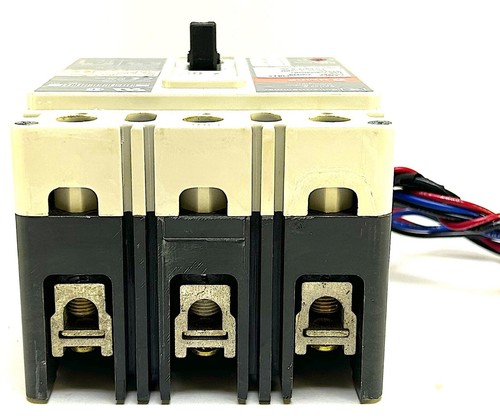 Cutler Hammer HMCP003A0A01 3Pole 3Amp 600Vac Aux Circuit Breaker - Picture 4 of 5