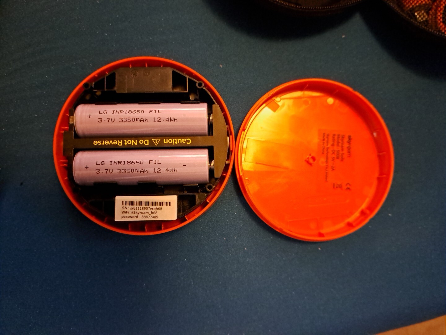 Skyroam Solis Global WIFI Roaming Mobile Hotspot  Power Bank