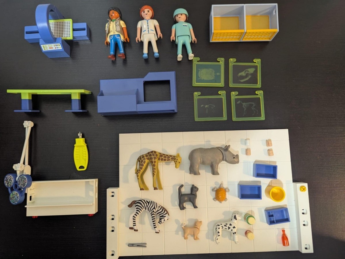 PLAYMOBIL 4346 Animal Pet Vet Clinic Doctor Operating Room for