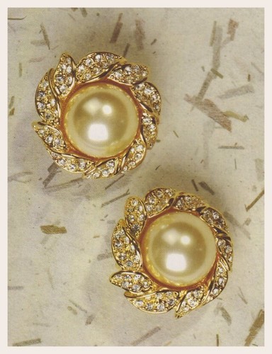 KJL Kenneth Jay Lane * BARBARA BUSH * PEARL & CRYSTAL CLIP EARRINGS *BOOK PIECE* - Picture 6 of 6