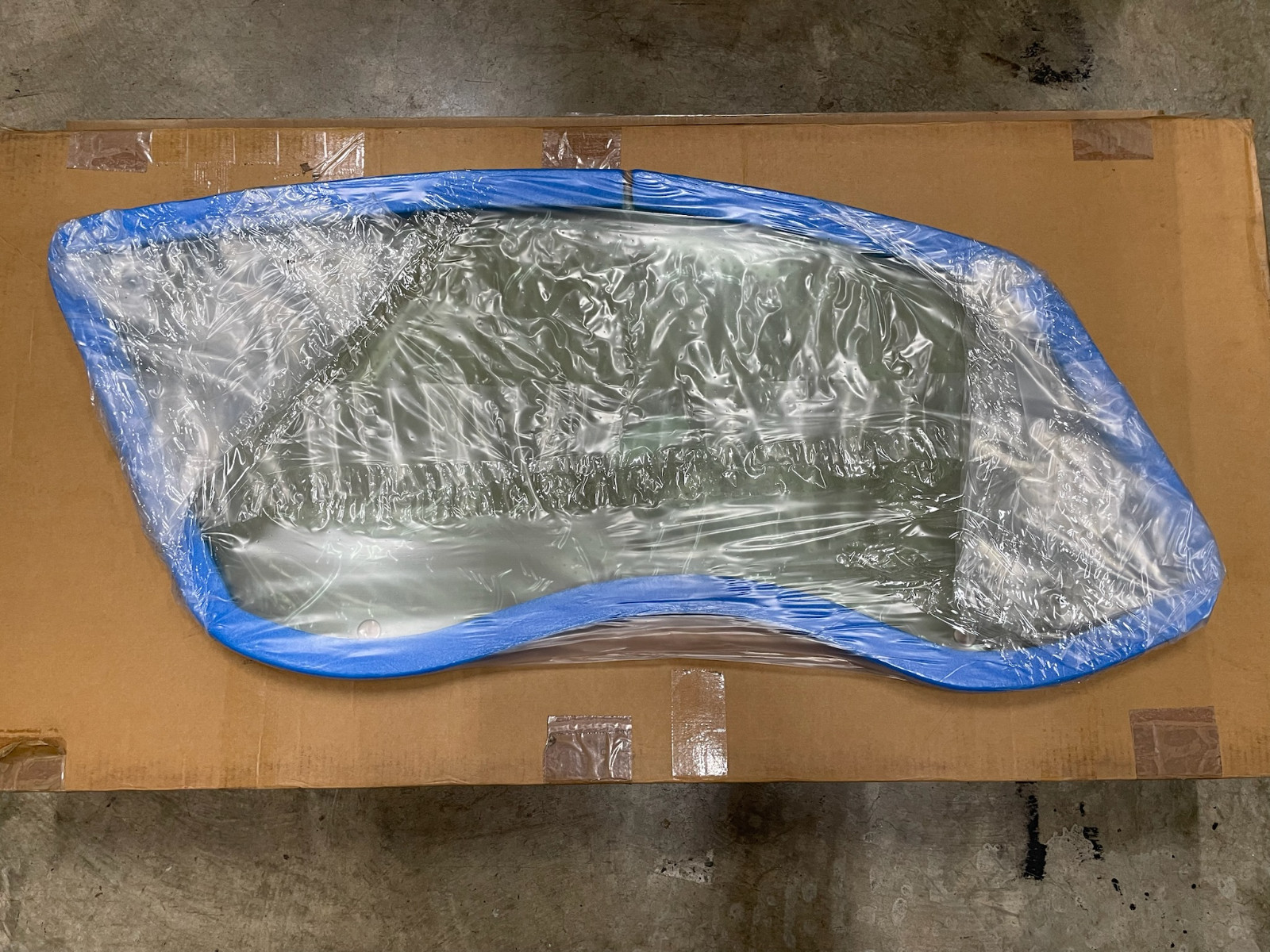 Aston Martin V8 Vantage 2006-2016 LEFT Door glass P/N 6G33C21411DA